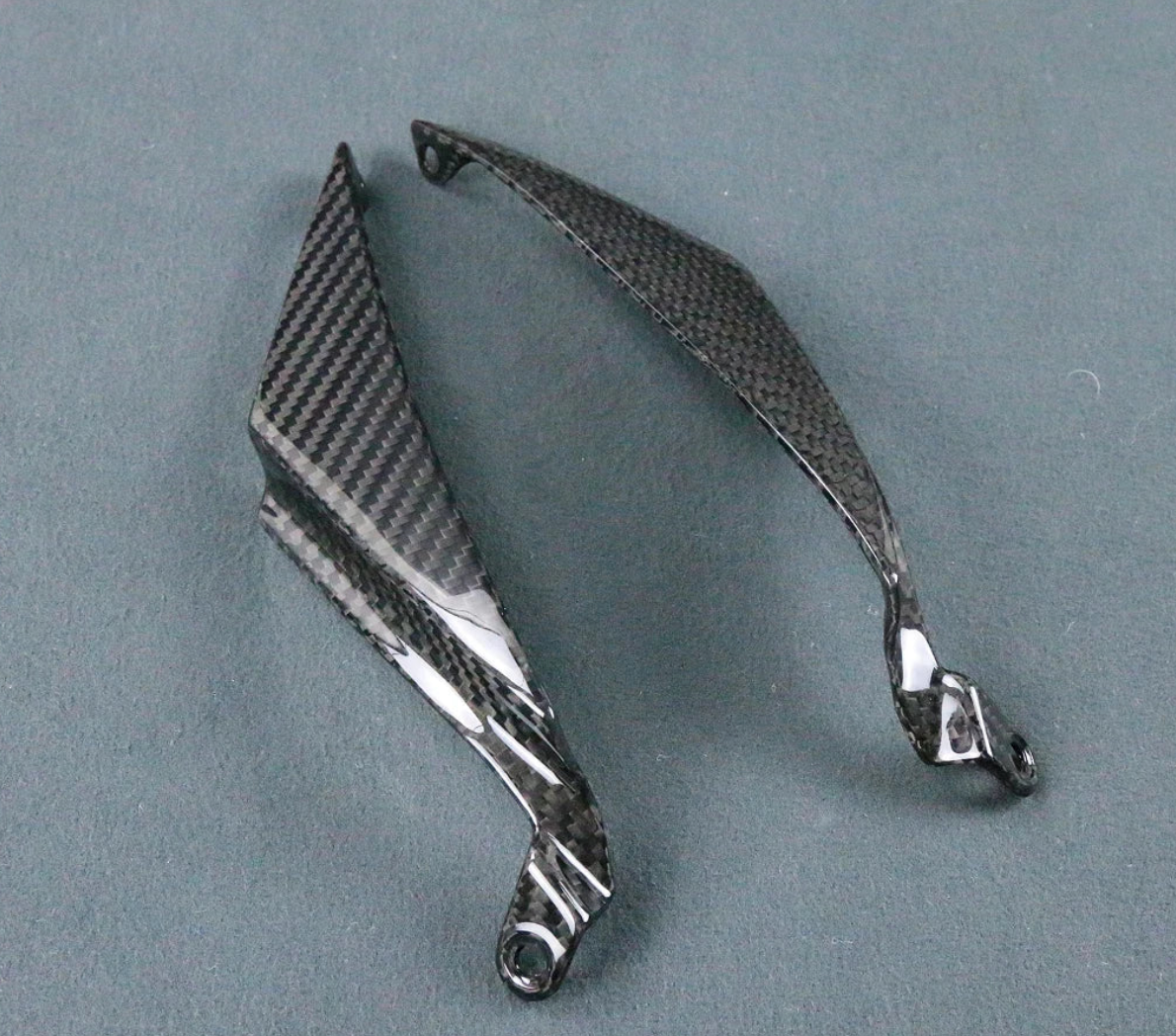 Carbon Seitenverkleidung passend für MV Agusta Superveloce 800 2020-